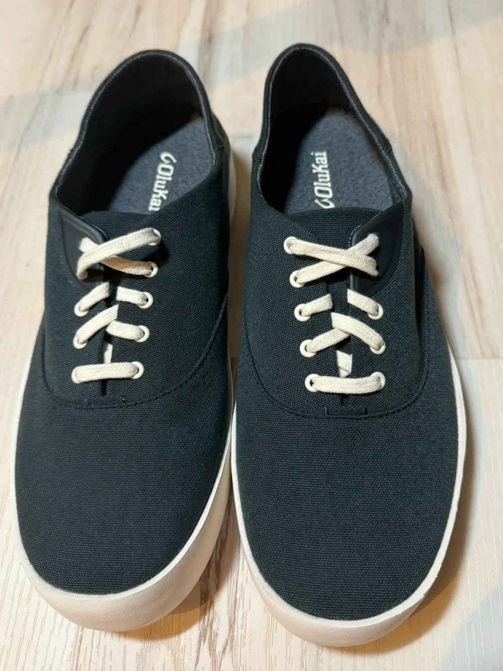 OluKai Men’s Tradewind Sneaker in Black, Size 11. BRAND NEW